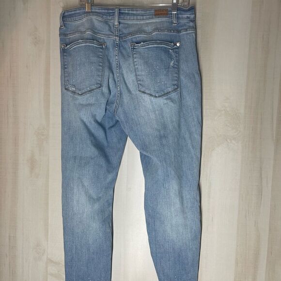 Judy Blue distressed light wash jeans frayed hem, size 14w - Picture 16 of 16